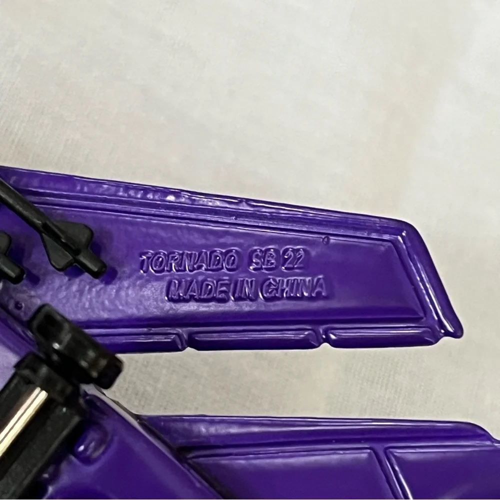 Matchbox Tornado SB 22 2000 Plane